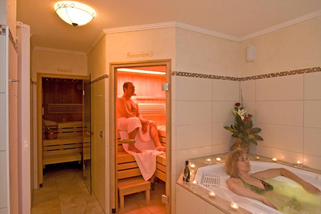 Gasthof Hotel Reif Königstein in der Oberpfalz Esterno foto