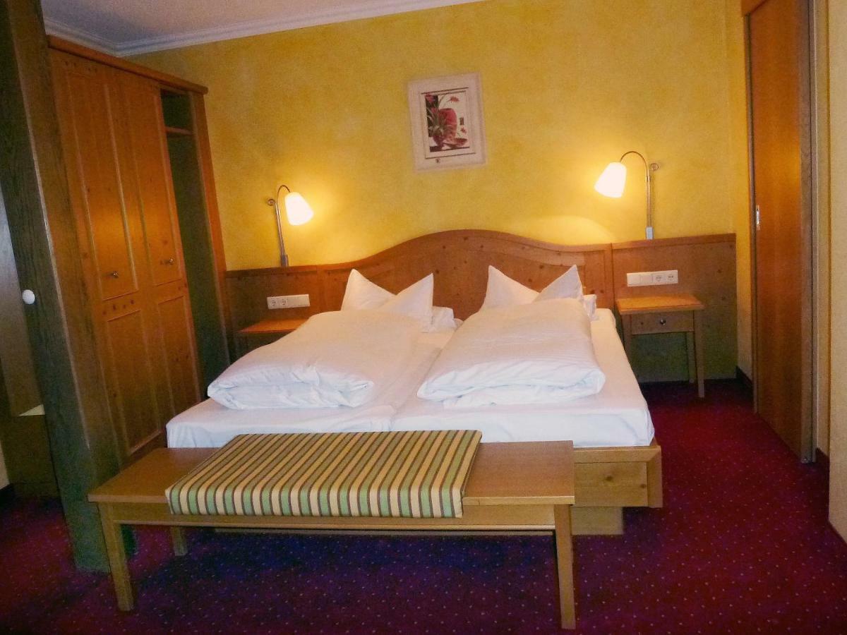 Gasthof Hotel Reif Königstein in der Oberpfalz Esterno foto